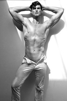 Nathan Voronyak male fitness model