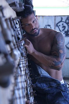 Victor Ribeiro male fitness model