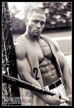 Steven Tavarez male fitness model