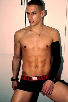 Alex Ciappara male fitness model