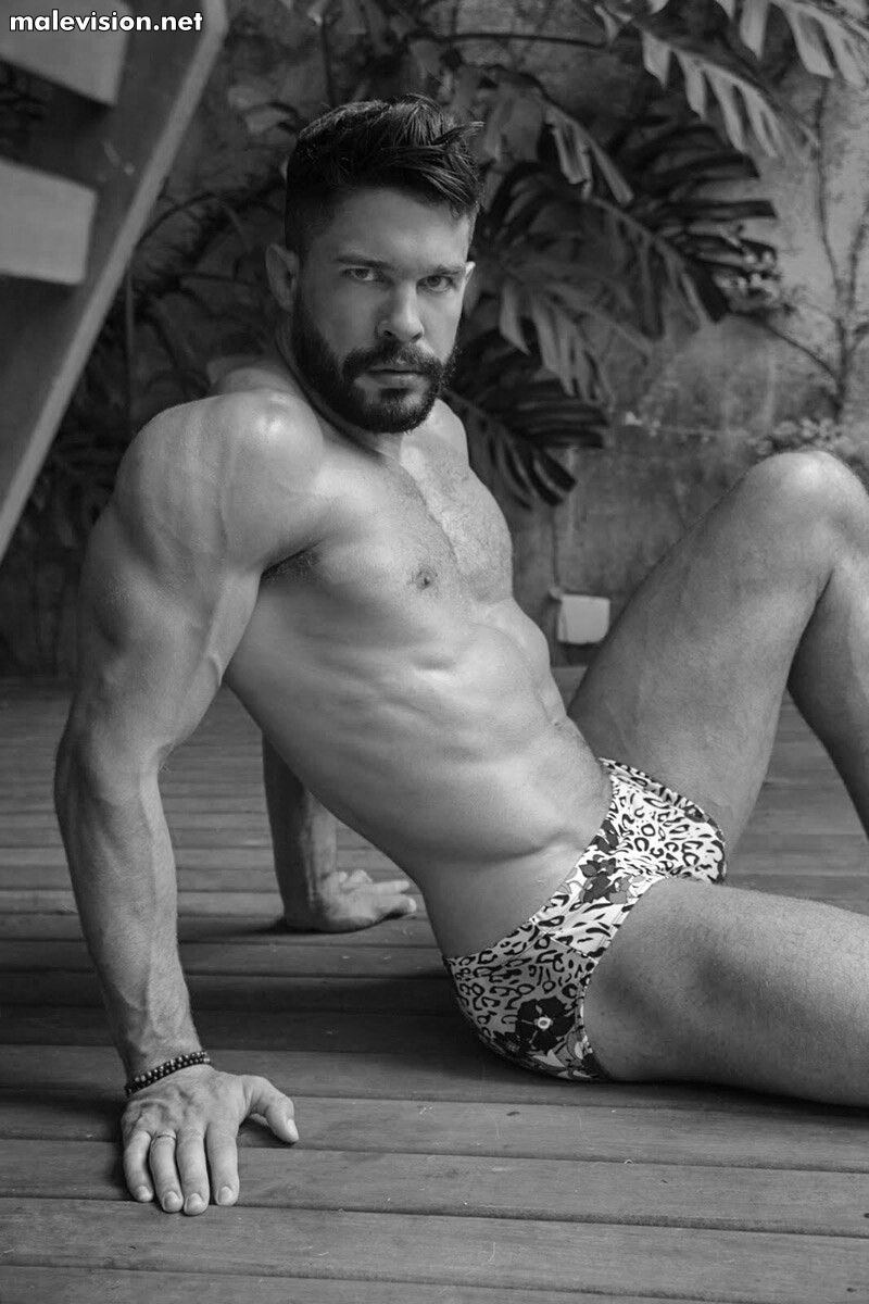 Julian Gil - male models galleries