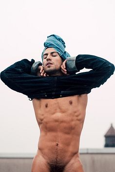 Aaron Valenzuela male fitness model