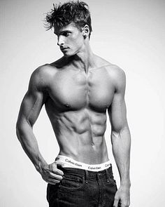 Alan Mori male fitness model