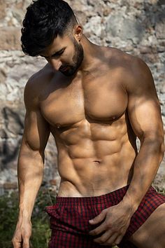 Carlitos male fitness model