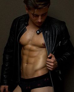 Carlos Effort male fitness model