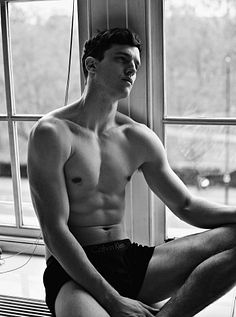 Daniel Roberts male fitness model