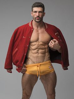 Dominic Calvani male fitness model