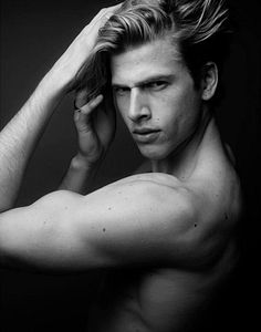 Drew Hanley male fitness model