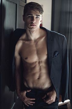 Evan Harman male fitness model