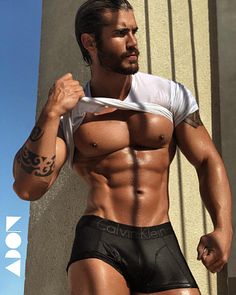 Julian Arroyuelo male fitness model