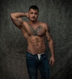 Marko Méndez male fitness model