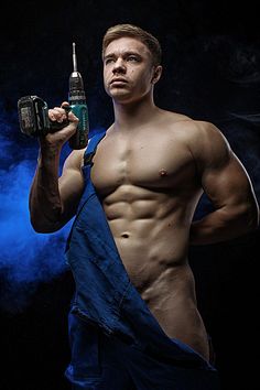 Oleg Lesnoy male fitness model