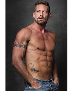 Raffaele Poggio male fitness model