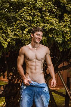 Raul Leonardo male fitness model
