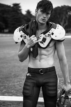 Saxon Dunworth male fitness model