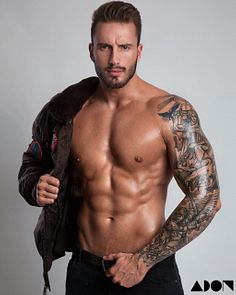 Seamus O'Connor male fitness model