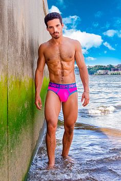 Vitor Cavalcante male fitness model