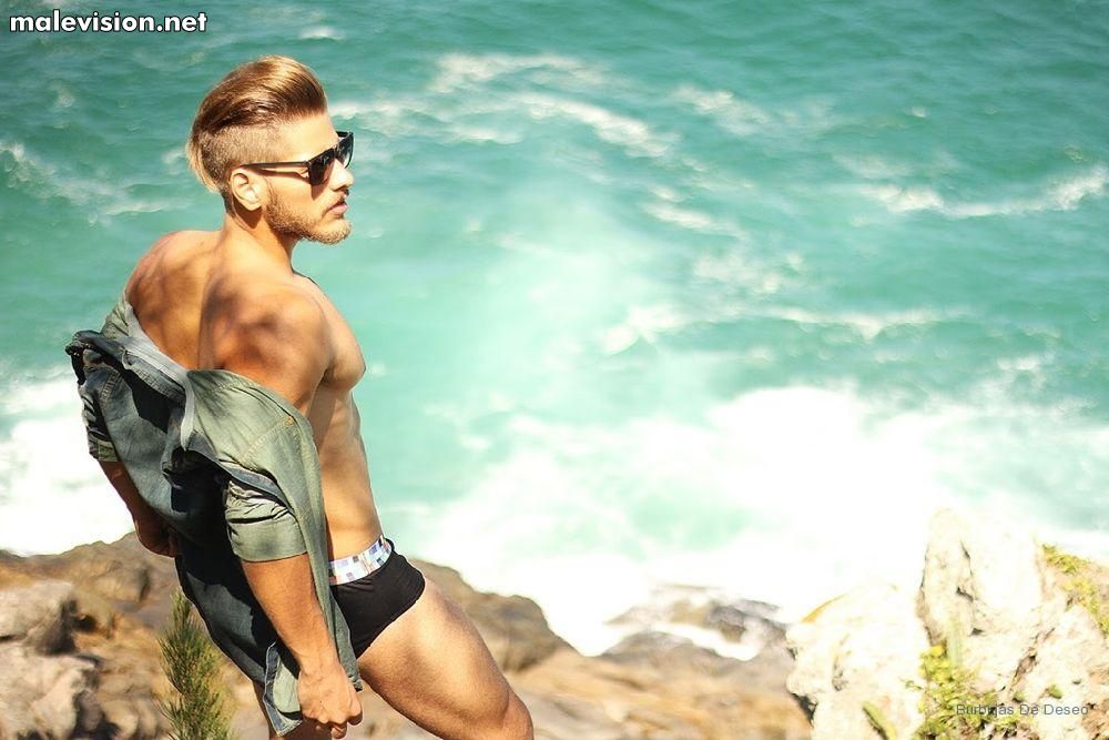 Vinicius Gomes model
