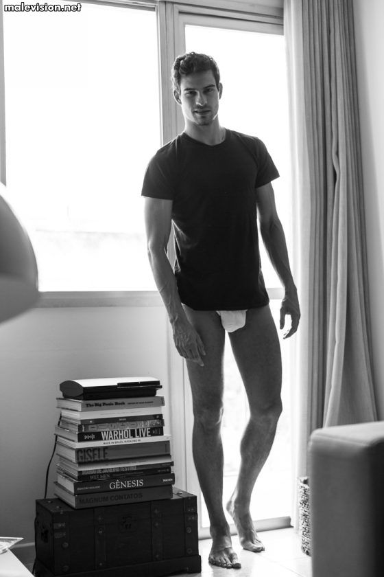 Victor Magazine model