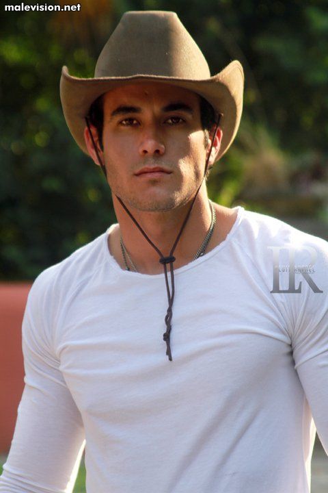 Rayko Fernandez model