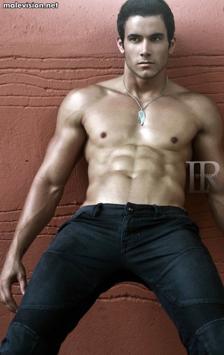 Rayko Fernandez model