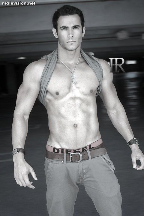 Rayko Fernandez model