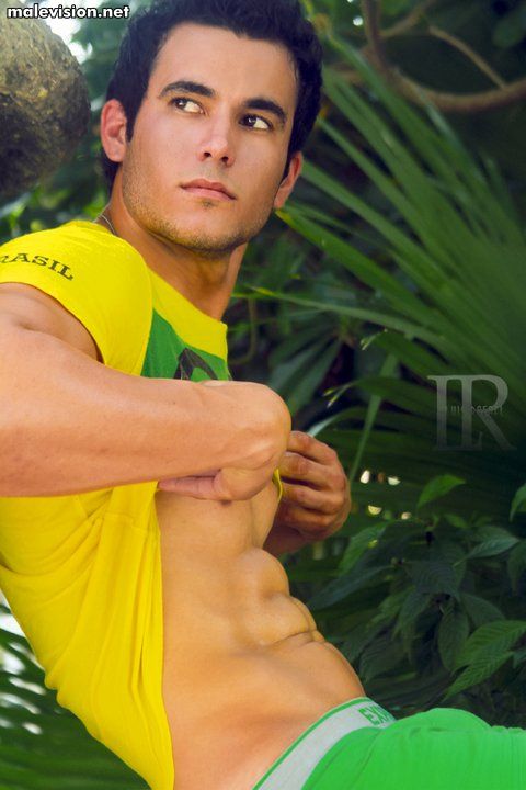 Rayko Fernandez model
