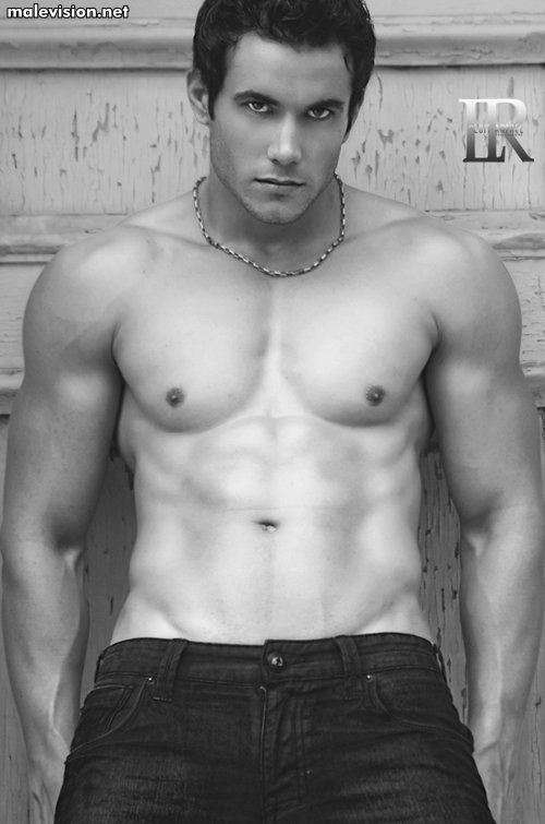 Rayko Fernandez model